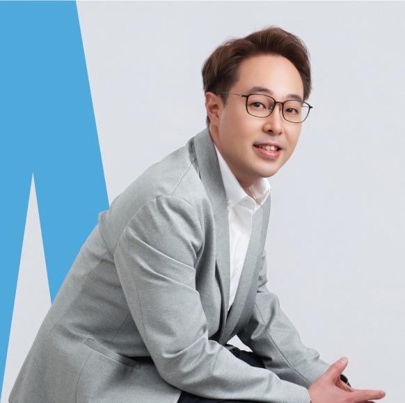 DR. JASON YIP